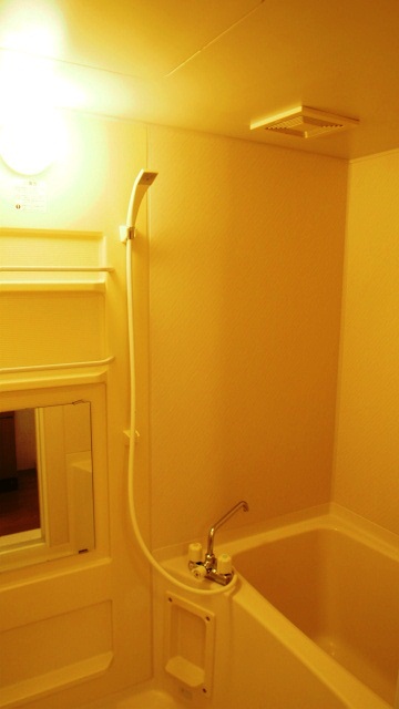 バス・シャワールーム　ゆったり過ごせるお風呂です