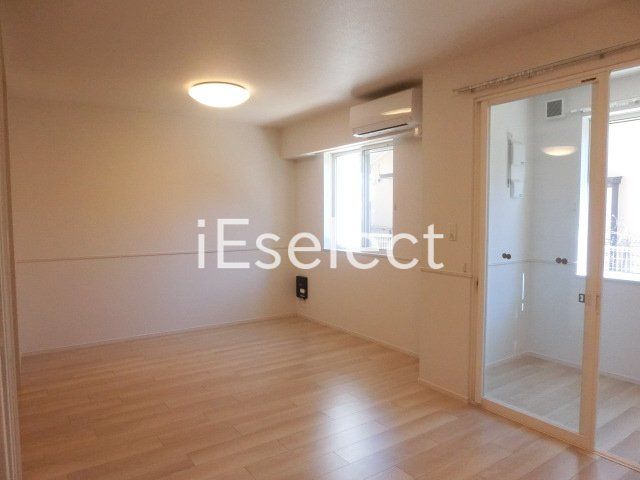 居室・リビング　広々開放的なリビングです♪