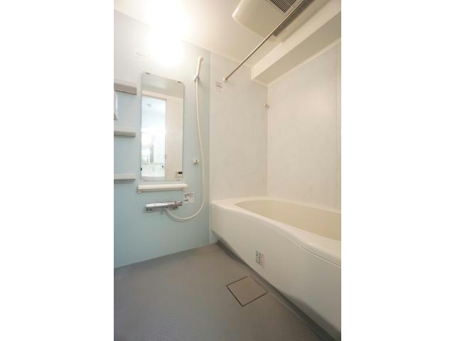 バス・シャワールーム　追い焚き給湯付きバス