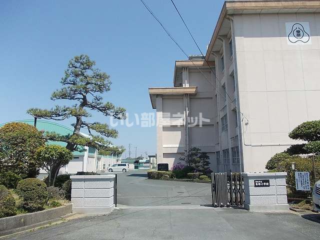 小学校　東部小学校（小学校）まで573m