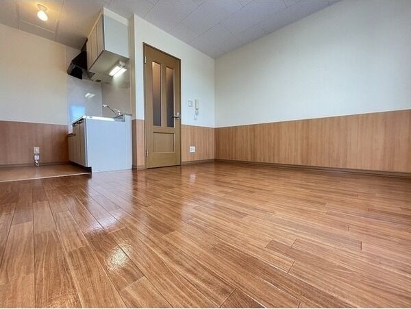 居室・リビング　使いやすい広々としたリビングです♪