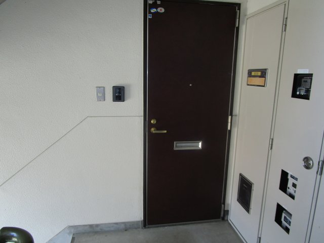 パルヴィレッジ四軒町の玄関写真