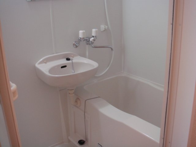 バス・シャワールーム　浴室乾燥機付きのお風呂です