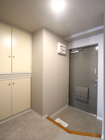 玄関　玄関　大型シューズボックス完備