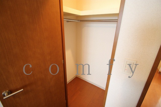 収納　ウォークインクローゼット