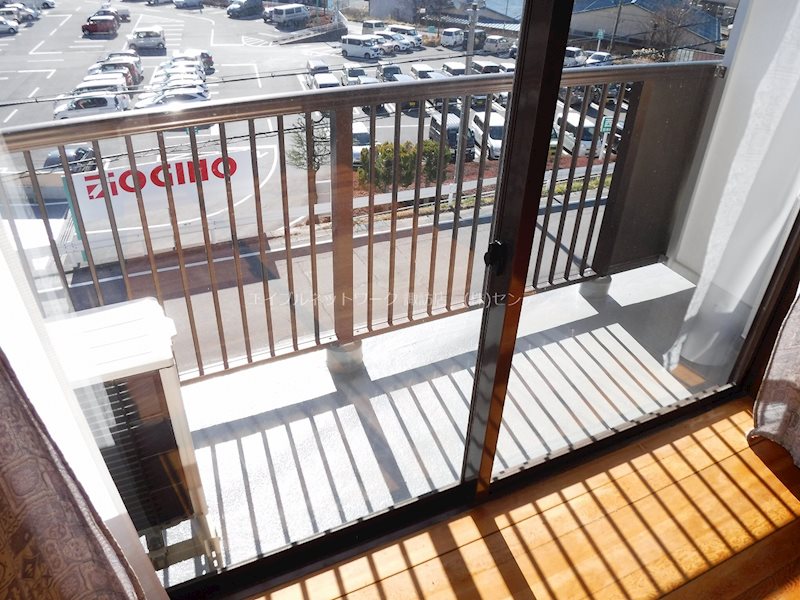 バルコニー　写真は類似