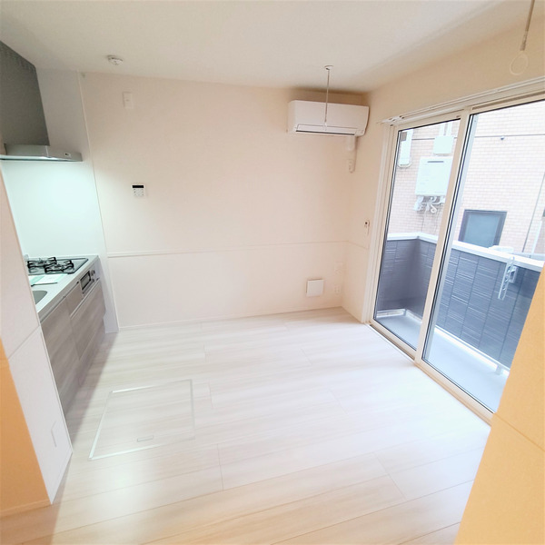 居室・リビング　【嬉しいネット無料物件！】駅まで平坦、住環境良好♪