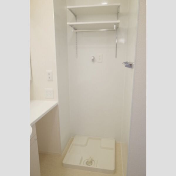 洗面設備　洗濯機置き場