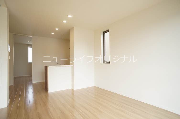 居室・リビング　お料理をしながらご家族との会話が弾む対面式キッチンを採用★