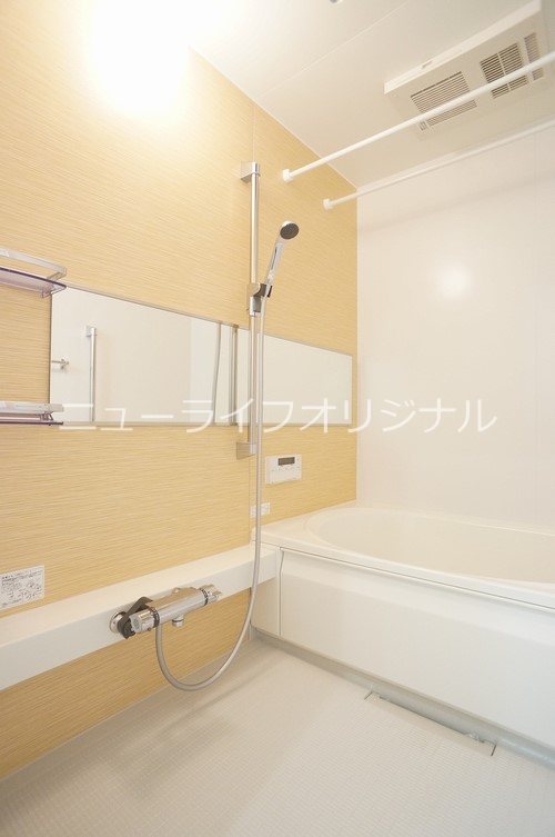 バス・シャワールーム　追焚＆浴室乾燥付、デザイン性にも優れたバスルーム★