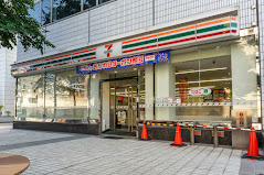 コンビニ　セブンイレブン札幌北5条西6店（コンビニ）まで208m