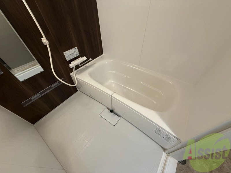 バス・シャワールーム　お風呂になります。一日の疲れを癒してくださいね。