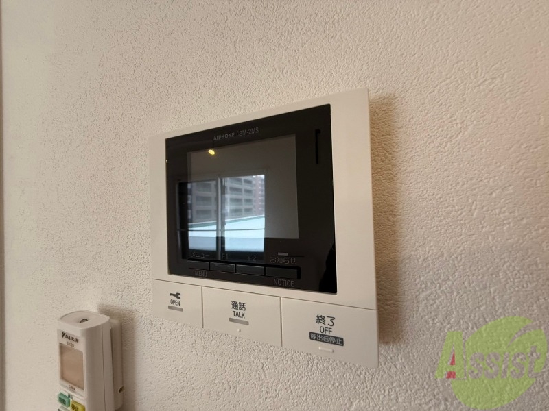 セキュリティ　ＴＶモニター付インターホンです。来客者の顔が見えるので安心！