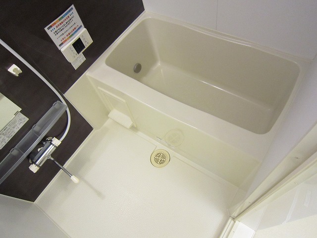 バス・シャワールーム　●追焚き・浴室換気乾燥機付きのバスルーム！