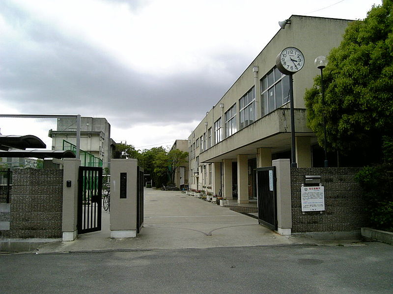中学校　八尾市立大正中学校（中学校）まで1940m