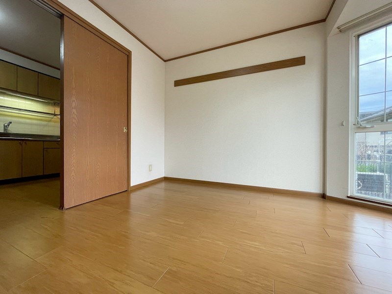 居室・リビング　南向きの明るいお部屋です。