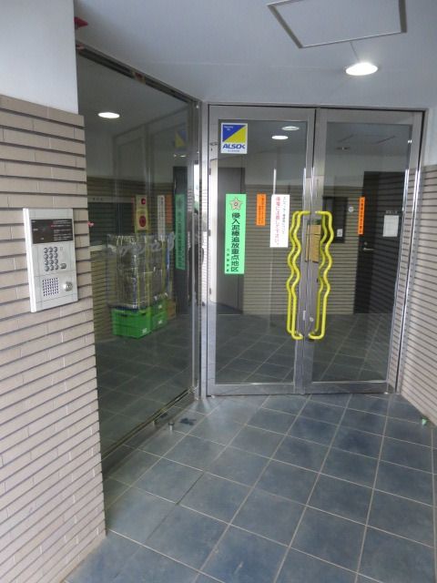 エントランス　～オートロックがあると安心感ありますよね～