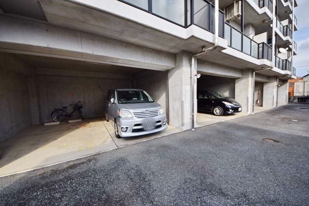 駐車場　～駐車場もちゃんと完備されています～