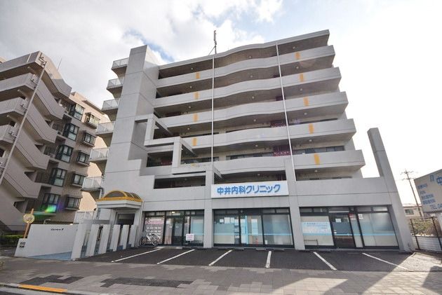 建物外観　～ファミリーさんにオススメ！近隣にスーパーやドラックストア…