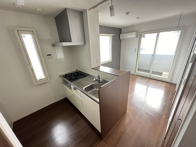 居室・リビング　別階・同間取り参考写真です