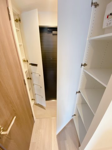 玄関　※参考写真