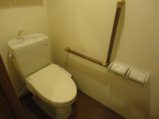トイレ　シャワー付トイレ