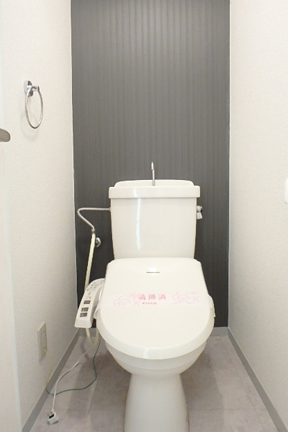 トイレ　温水洗浄機能付きのトイレです♪