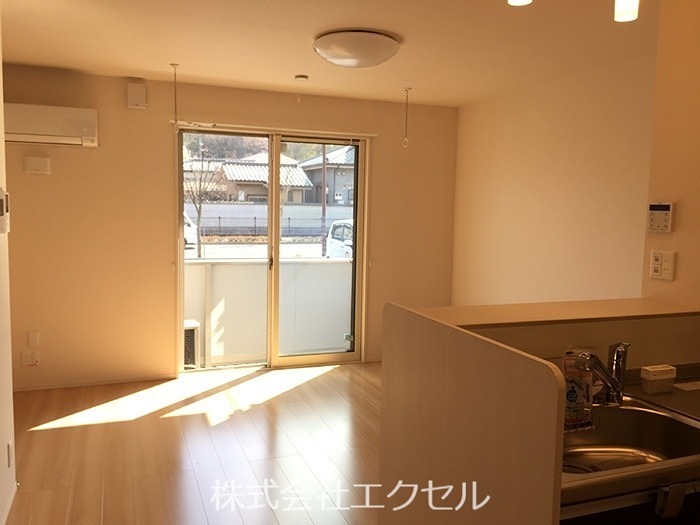 居室・リビング　明るいリビングです。