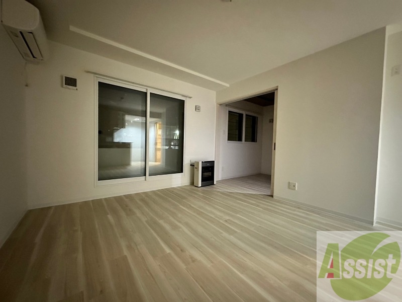 居室・リビング　広々としたリビングですね。使い勝手がよさそうですね！