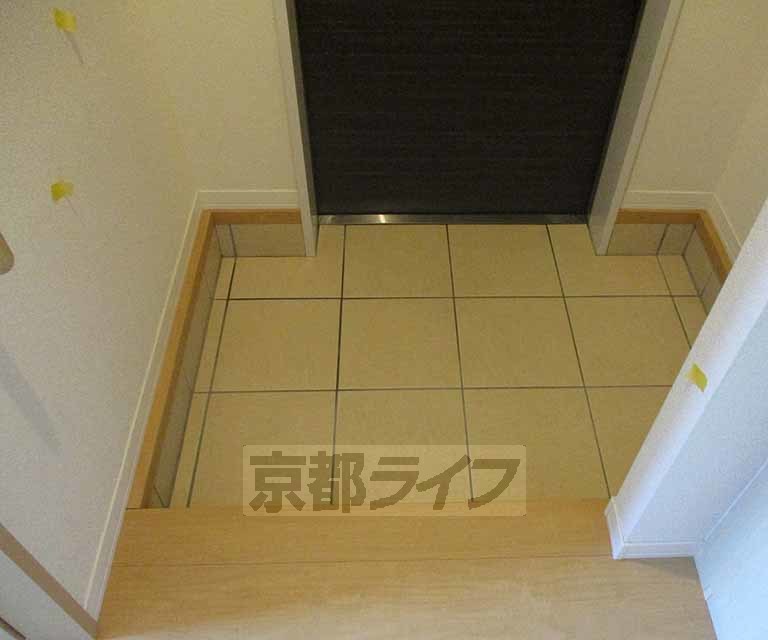 玄関　きれいな独立洗面台です。