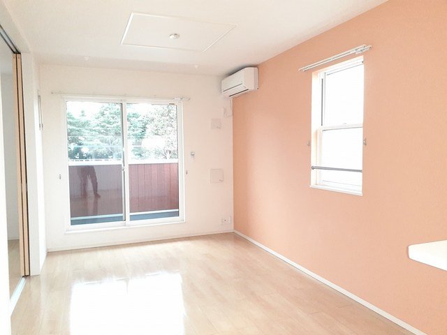 居室・リビング　こちらの居間で趣味の時間をお楽しみください