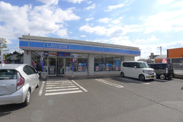 コンビニ　ローソン高松多肥下町店（コンビニ）まで233m