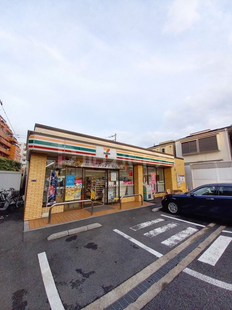 コンビニ　セブンイレブン向島5丁目店（コンビニ）まで360m