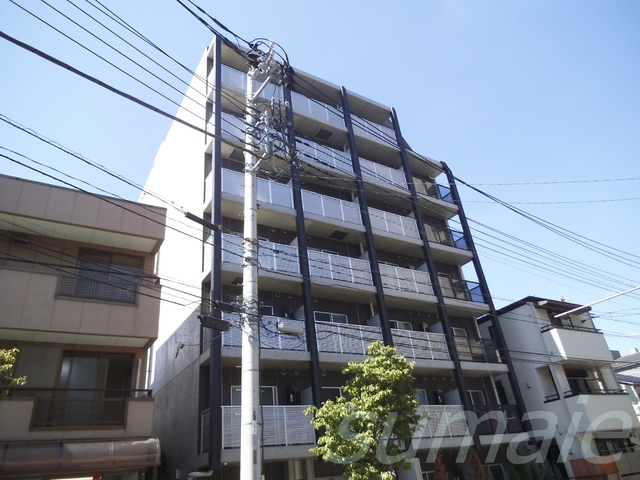 建物外観　コンクリート壁のオシャレなマンションです☆