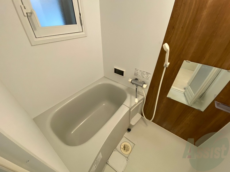 バス・シャワールーム　ユニットバスです。疲れを癒すのに欠かせませんね！