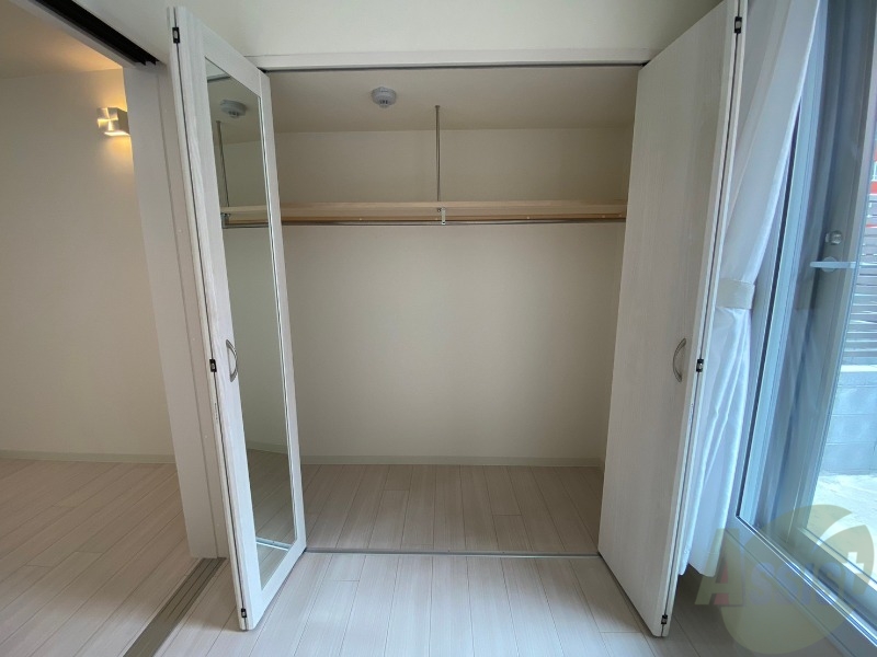 収納　寝室の収納です。部屋がすっきり片付きます。
