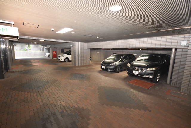 駐車場　駐車場