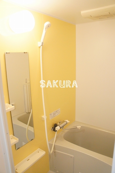 バス・シャワールーム　雨の日でも安心の浴室乾燥機付きです♪