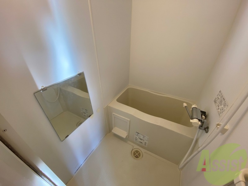 バス・シャワールーム　お風呂になります。一日の疲れを癒してくださいね。