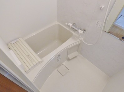 バス・シャワールーム　別部屋参考写真となります