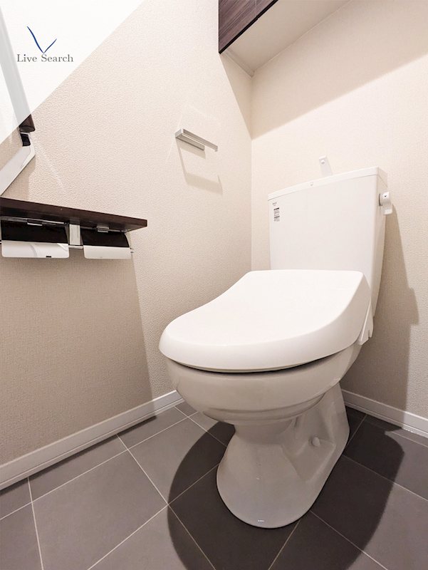 トイレ　写真は同型タイプ