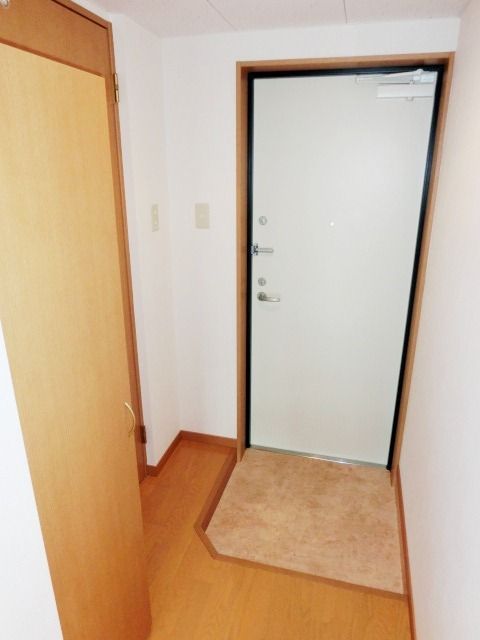 玄関　シューズＢＯＸ付いてます。