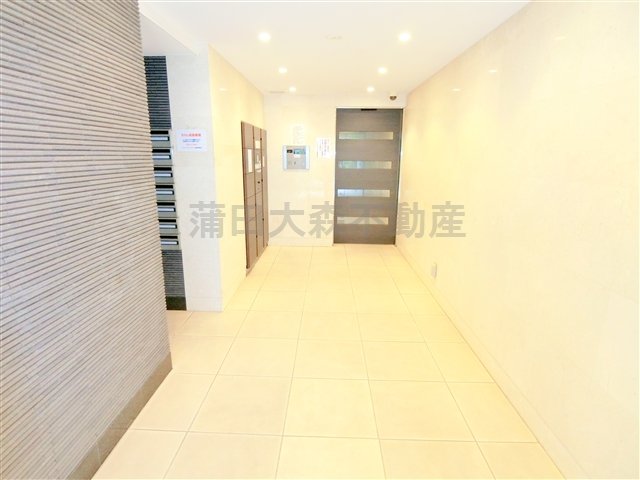 エントランス　防犯カメラ　TVモニター付オートロック　宅配BOX　エントラ