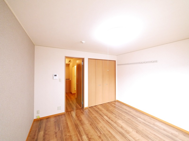 居室・リビング　こちらのリビングで趣味の時間をお楽しみください