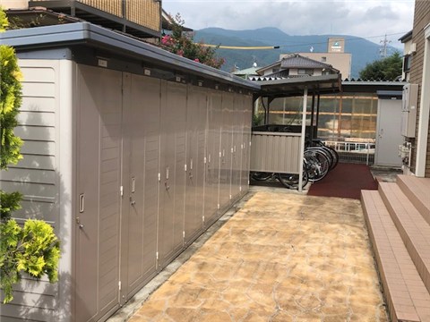 スーパー　デリシア元町店（スーパー）まで1100m