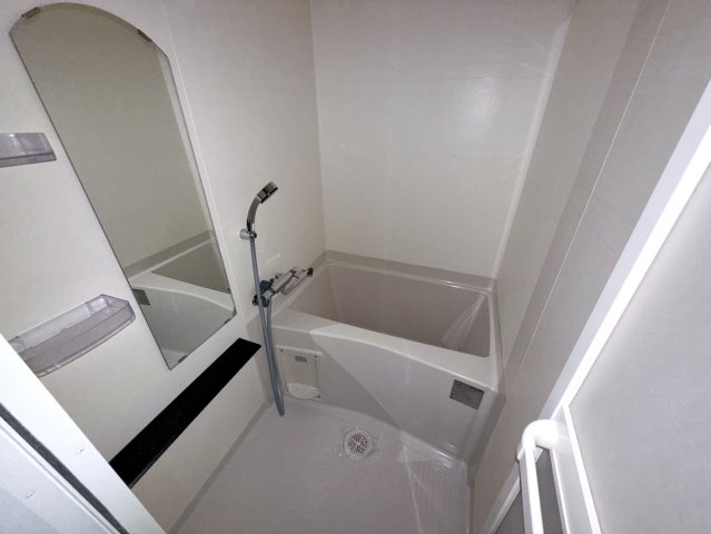 バス・シャワールーム　同物件別部屋写真