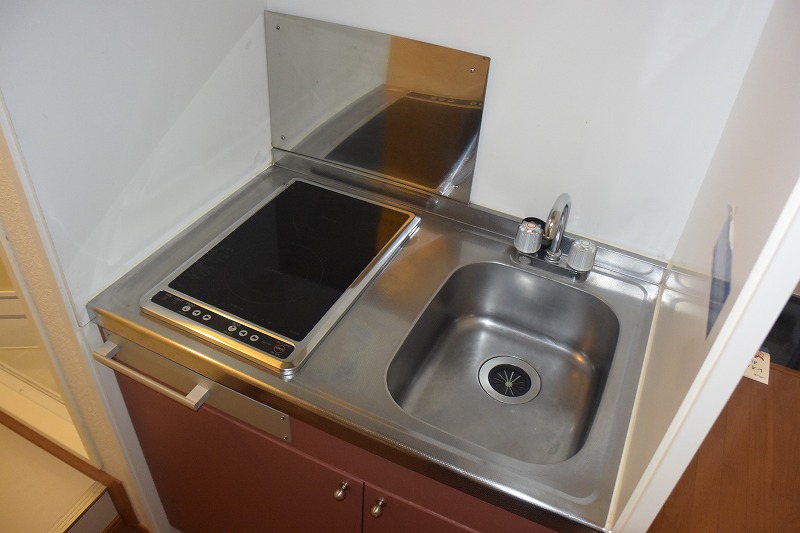 キッチン　ラジエントヒーターで安心!!