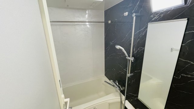 バス・シャワールーム　ゆったり過ごせるお風呂です