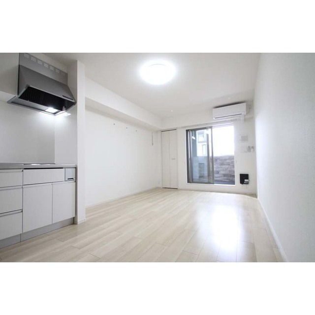 居室・リビング　※２０２にて撮影（反転・現況優先）