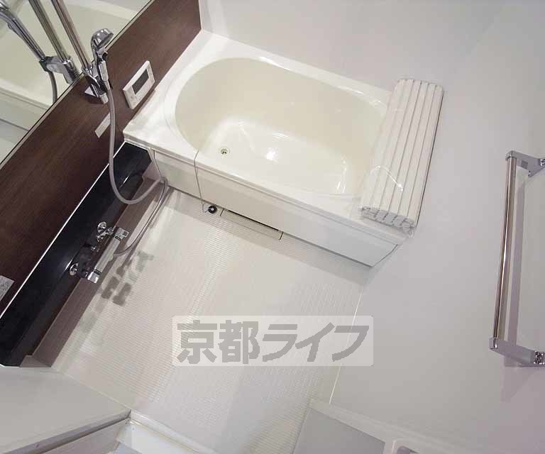 バス・シャワールーム　高級感のあるお風呂です
